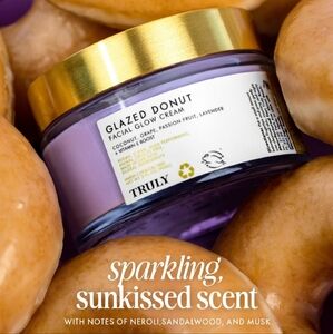 Truly Glazed Donut Facial Glow Cream - Purple